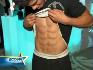  Taylor Lautner's EIGHT Pack! <3