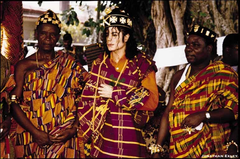 Various-Michael-visits-Africa-michael-jackson-7512899-772-511.jpg