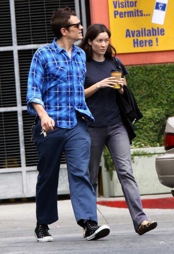  Johnny Knoxville and his girlfriend leaving Hugo's after having breakfast