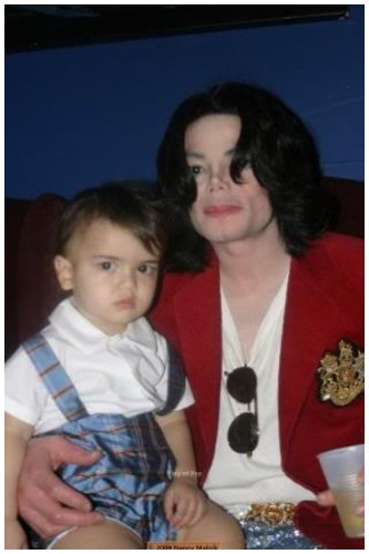 Michael with babies ;* 