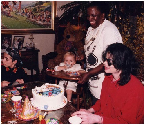 Michael with babies ;* 