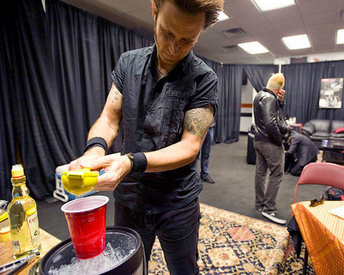  On The Road With Green দিন ~ Rolling Stone Goes Backstage for the '21st Century Breakdown' Tour 2009