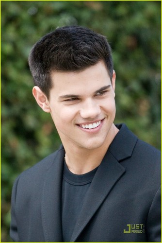  Taylor Lautner! =D