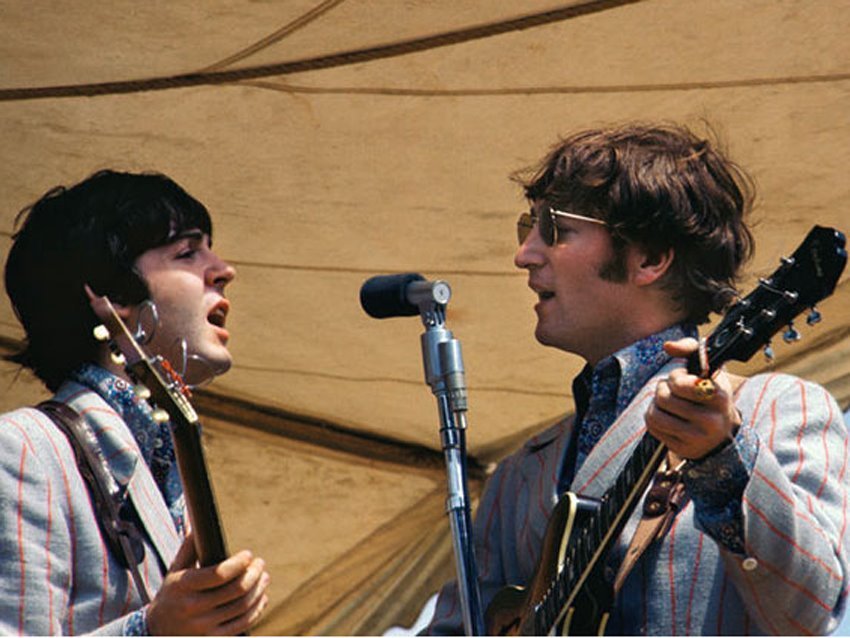http://images2.fanpop.com/images/photos/7700000/John-Lennon-and-Paul-McCartney-the-beatles-7756092-850-638.jpg