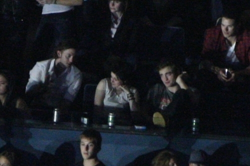  Kristen and Rob at KOL buổi hòa nhạc