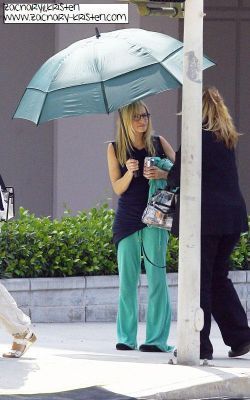  Kristen on set of te Again (August 17)