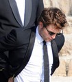 Rob looks so hot in elegant dress! - robert-pattinson photo