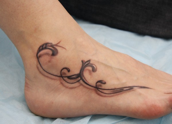 leg tattoo. leg