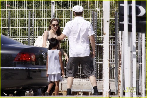  Angelina Jolie & Brad Pitt