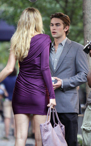 Chace Crawford and Blake Lively on the set of Gossip Girl
