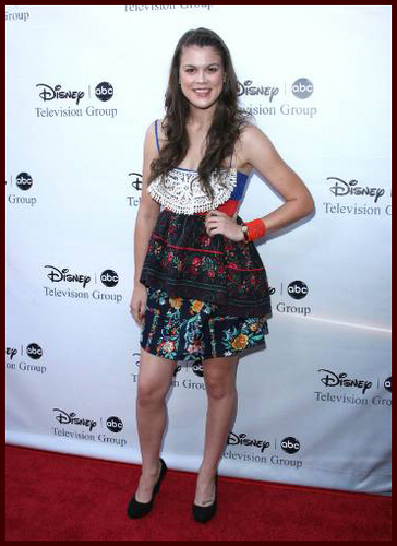  Lindsey at Дисней & ABC TCA Pres Party