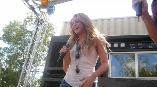  Shakira attends the Minnesota state fair - August 27