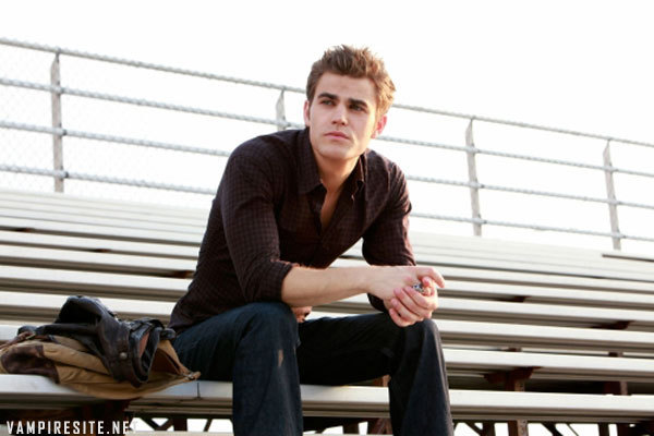 http://images2.fanpop.com/images/photos/7900000/Episode-1-03-Friday-Night-Bites-Promotional-Photos-the-vampire-diaries-tv-show-7985848-600-400.jpg