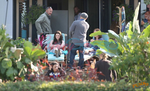  Kristen Stewart and Sarah Clarke filming FL scene