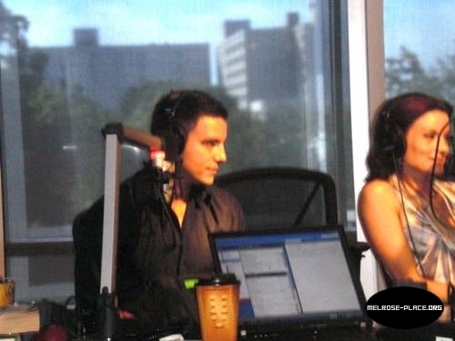  Laura Leighton and Colin Egglesfield at Preston and Steve Radio tampil