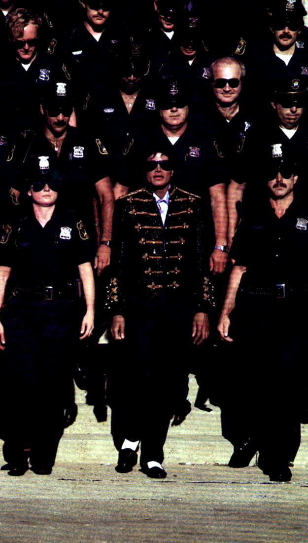 MJ-And-The-Detroit-Police-1984-michael-jackson-7957934-625-1100.jpg