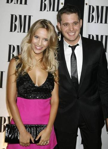 Nuevas fotos de Luisana en la 57 entrega de los premios pop BMI junto a su nuevo novio Michael Buble
