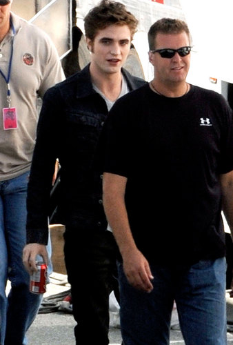  Robert Pattinson Shoots Eclipse