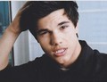 Taylor Lautner - twilight-series photo