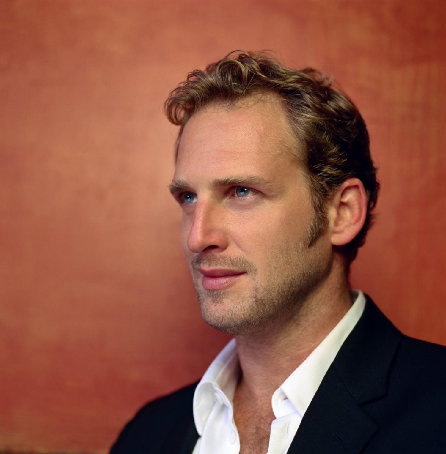 Josh Lucas - Gallery Colection