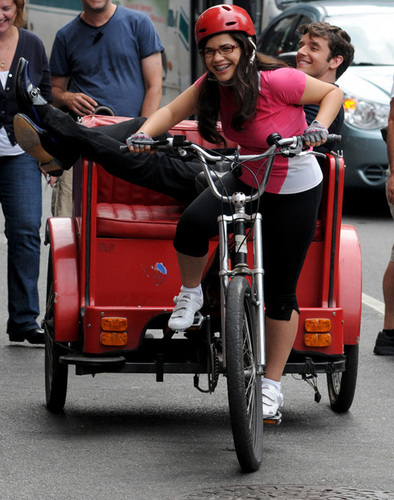  on set of ugly betty- 26 aug/09