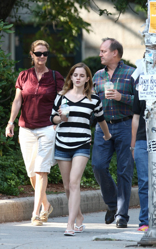  Emma out on the Brown universidade campus