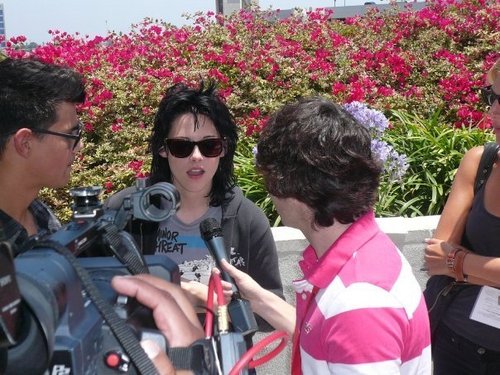 More from Comic Con 09 (outdoor interview)