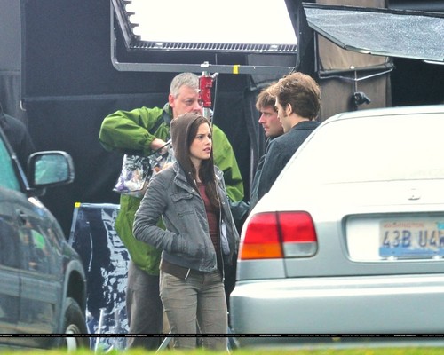  Rob and Kristen on Set-Sept. 9