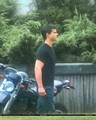   taylor on the set of Eclipse yesterday  - twilight-series photo