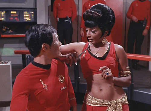  Uhura and Sulu