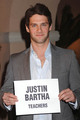 Justin Bartha - justin-bartha photo