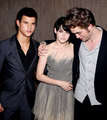 Robsten & Taylor Behind the Scenes at the VMAs - twilight-series photo
