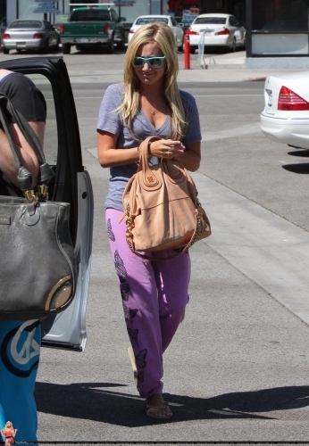  Ashley Out in Studio City