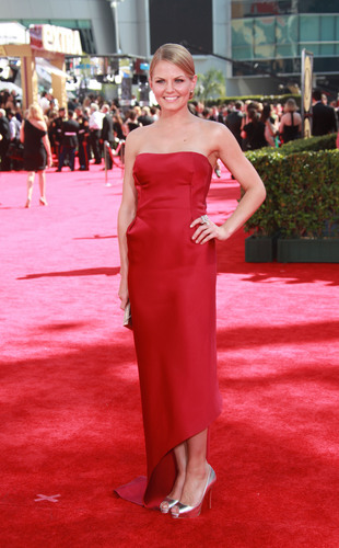 Jennifer Morrison on the Red Carpet @ the 2009 Emmy Awards