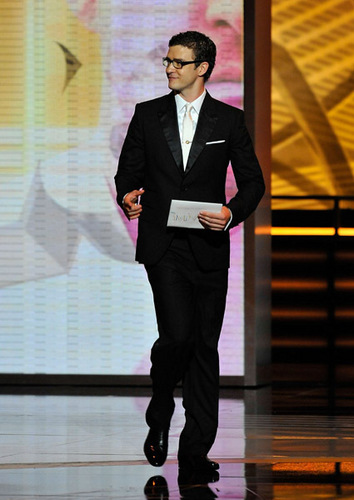  Justin at 61st annual emmy awards