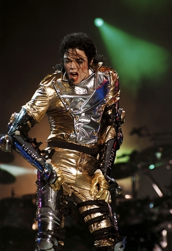  MJ in सोना (History Tour)