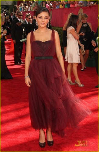  Mila Kunis @ 2009 Primetime Emmy Awards