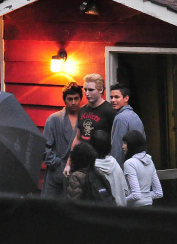 Peter & Wolf Pack on Set 'Eclipse' (September 17)
