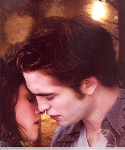  HQ Enhanced megasized pictures from New Moon Calendar (luv the colors)