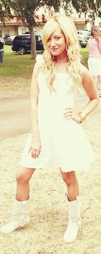  Ashley Tisdale In White