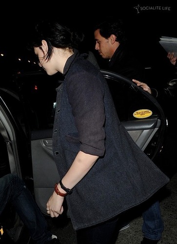 Kristen and Robert Dine Out in Vancouver