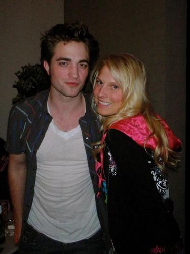  Rob with a 팬 (looking sweet)