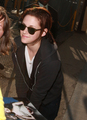 Kristen being gorgeous outside of Jimmy Kimmel Live  - twilight-series photo