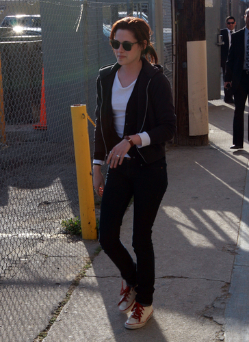  Kristen being gorgeous outside of Jimmy Kimmel Live