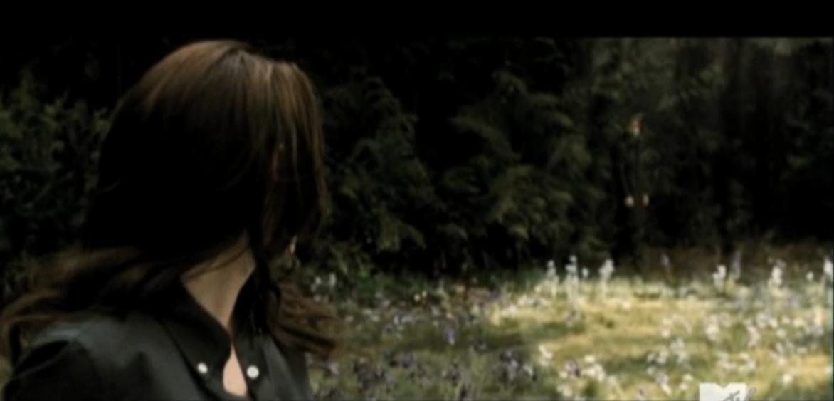New Screencaps from New Moon