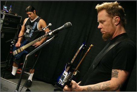 who is better james hetfield or angus young
