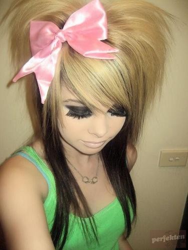 which color to this emo girl hair