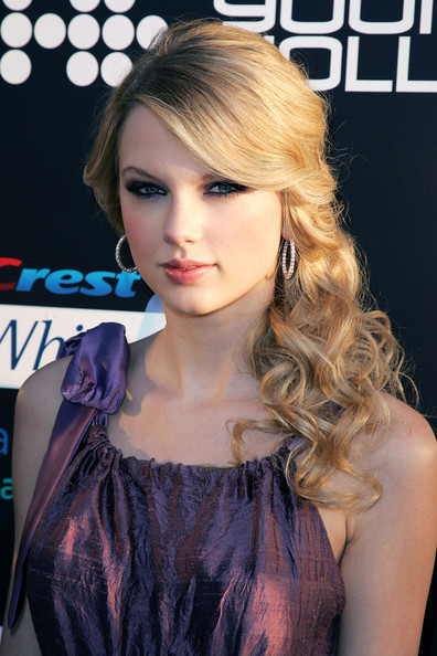 Taylor Swift Gowns In Love Story. makeup Love Story - Taylor Swift taylor swift love story dress for sale.