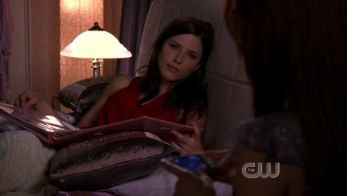  Brooke: toi a dit don't wait up. toi call this late? Rachel: ...