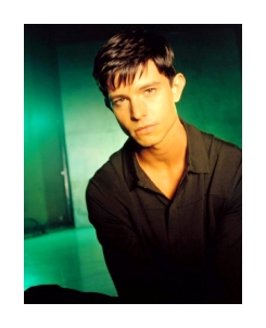  What does Jason think of the Japanese voice of Max Evans (his character on Roswell)?